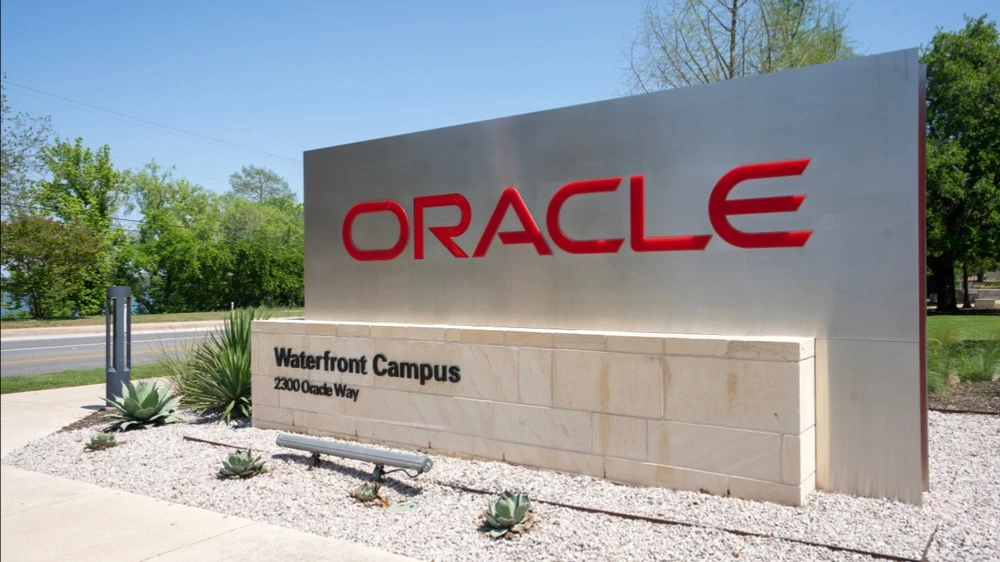 Oracle прогнозирует выручку на следующий финансовый год в размере $90 млрд / Фото: Tada Images / Shutterstock.com