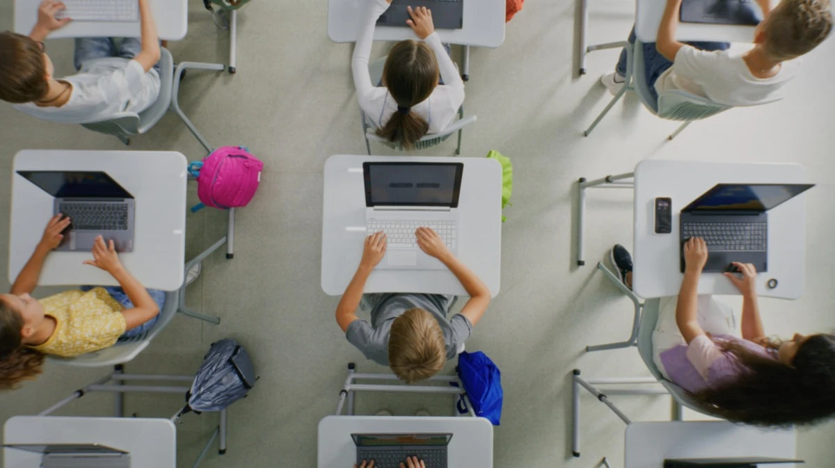 В США к 2030 году ИИ уничтожит 34 млн рабочих мест / Фото: Frame Stock Footage / Shutterstock.com