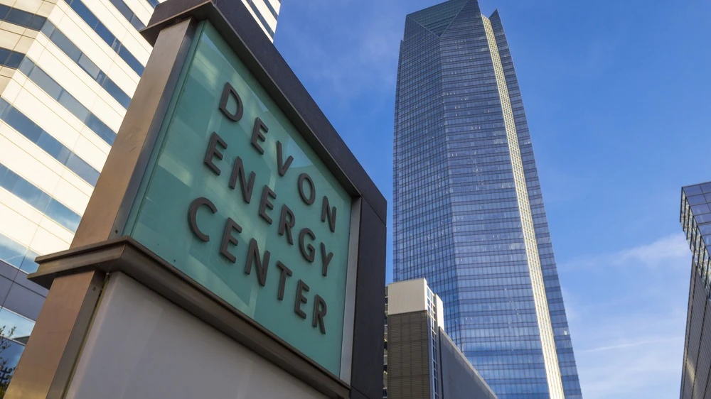 Devon Energy is an independent oil and gas company and one of the leading players in the US shale oil market / Photo: 4kclips / Shutterstock.com
