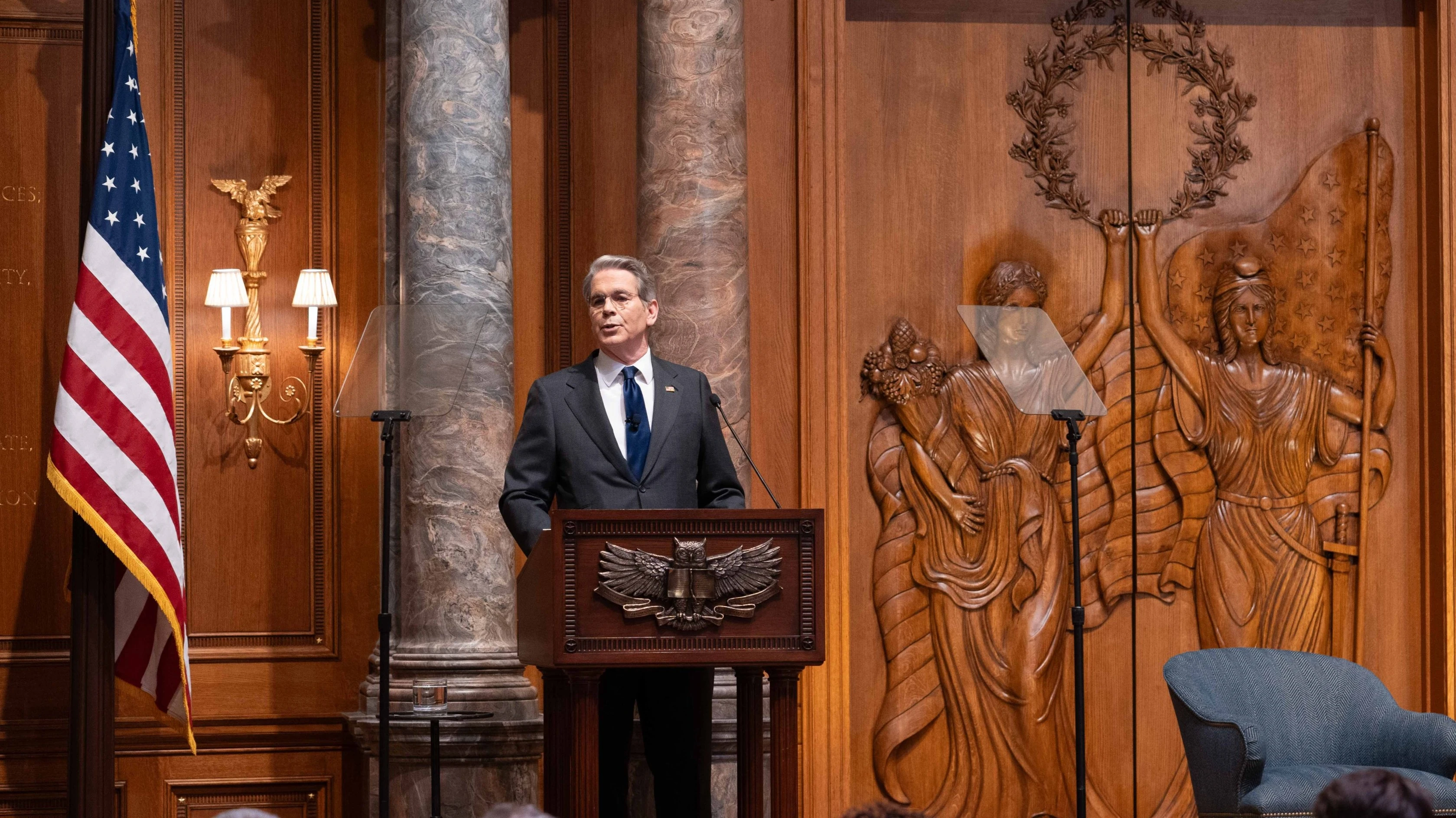 Бессент допустил снятие санкций с иранской нефти ради сдерживания цен на энергоносители / Фото: X / SecScottBessent