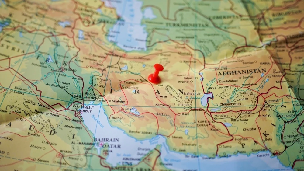 Военная операция США в Иране нанесет ущерб Штатам и изменит то, как остальной мир воспринимает американскую силу, считает нобелевский лауреат Дарон Аджемоглу. Фото: tuan12 / Shutterstock.com