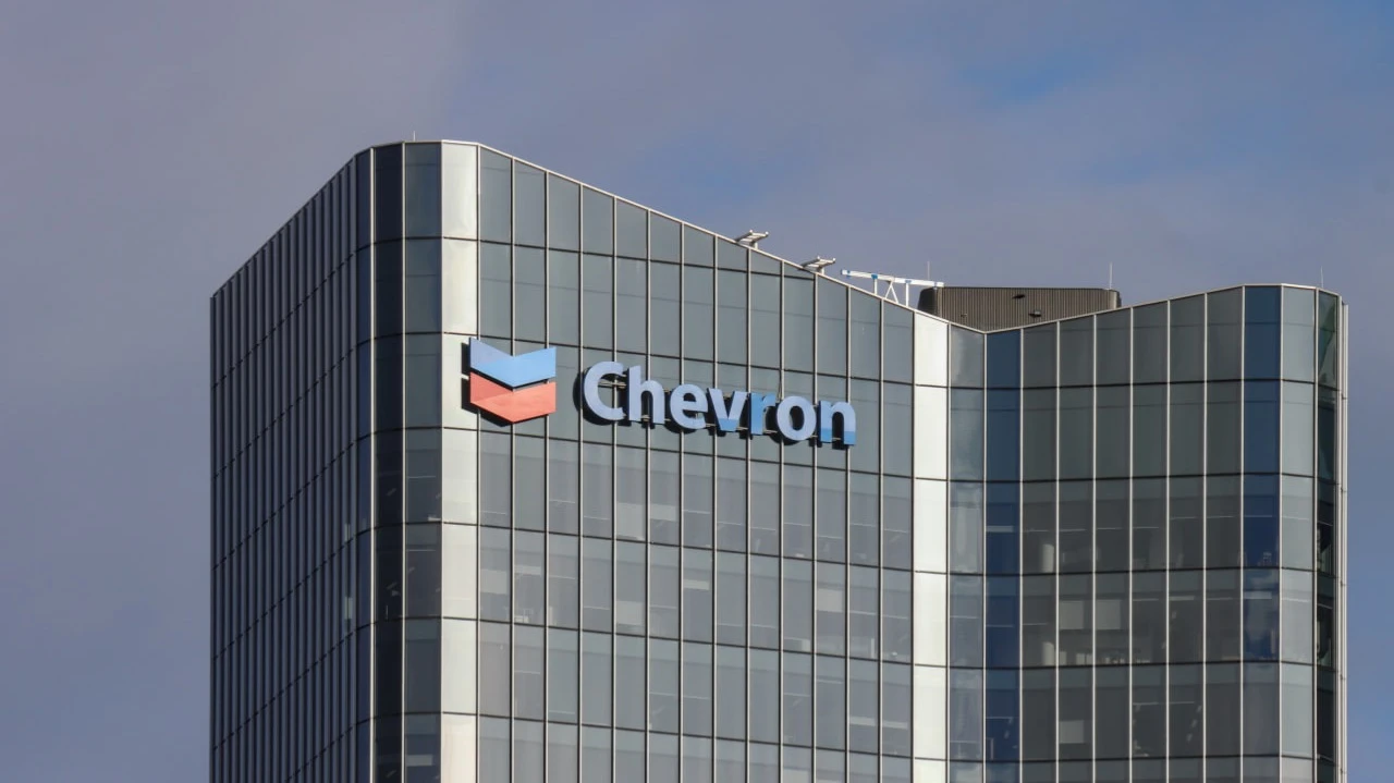 Oil market does not fully take into account the scale of disruptions in the Strait of Hormuz, says Chevron head / Photo: BJP7images / Shutterstock.com