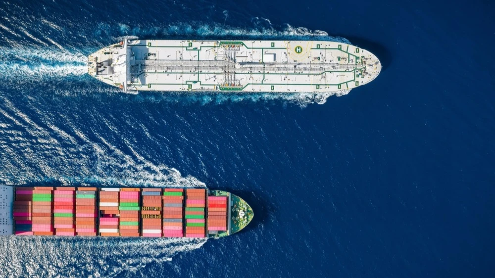 Amid escalating conflict in the Middle East, the oil shipping sector is experiencing one of its strongest periods in recent years, with freight rates up 30-40% / Photo: Shutterstock.com