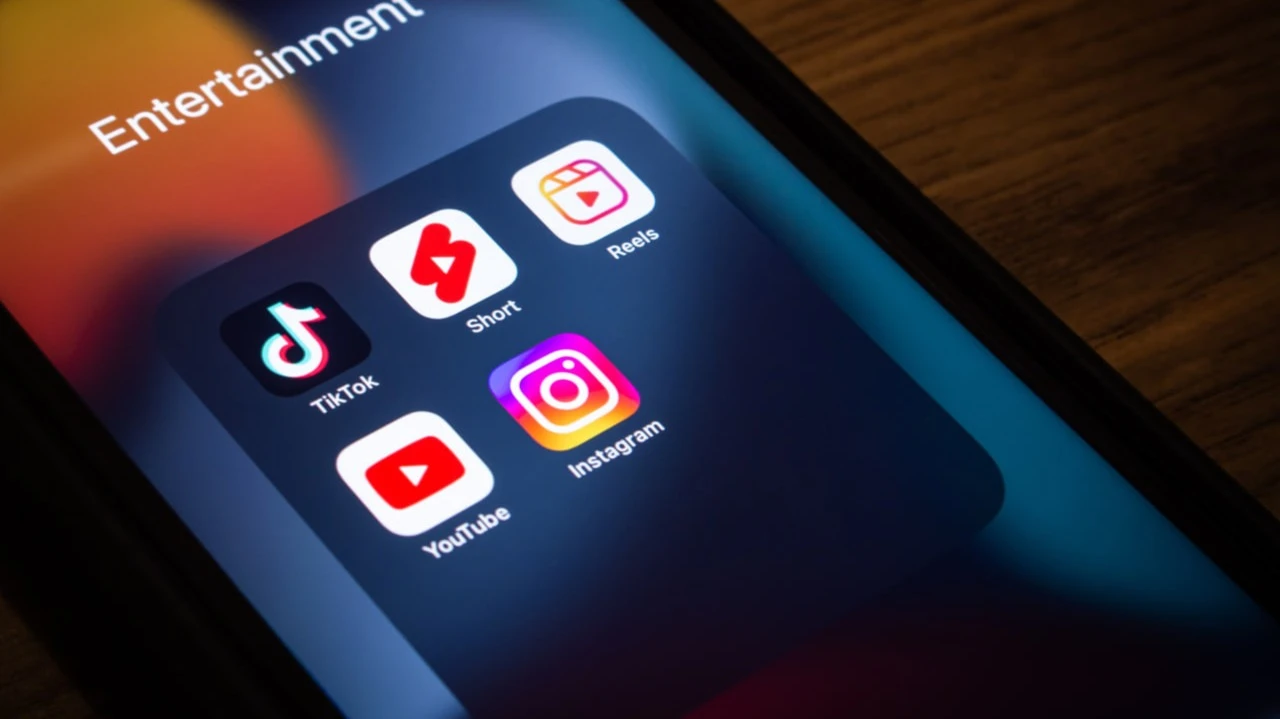 Присяжные признали Meta и Google виновными в халатности в деле о зависимости от соцсетей / Фото: Koshiro K / Shutterstock.com