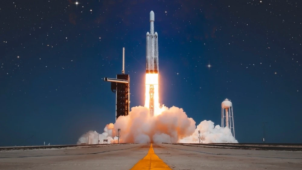 От визитов инвесторов на космодромы до эксклюзивного распределения акций — Илон Маск готовит для SpaceX выход на биржу по собственным правилам, пишет The Wall Street Journal / Фото: berni0004 / Shutterstock