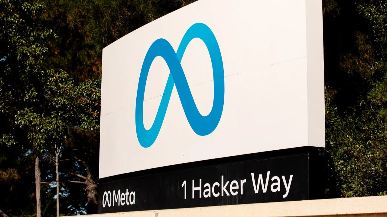 Meta shares were the top fallers in the Magnificent Seven / Photo: bluestork / Shutterstock.com