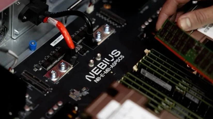 На самостоятельной сборке серверных стоек Nebius экономит 15–20% / Фото: Nebius Group
