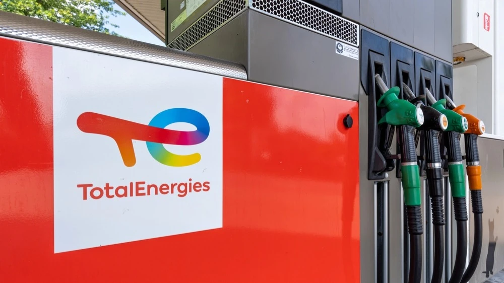 TotalEnergies заработала $1 млрд на сбоях поставок нефти на Ближнем Востоке / Фото: Bjoern Wylezich / Shutterstock.com