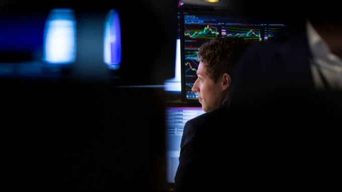 Миллиардер Джон Арнольд считает, что равное сочетание технологий и энергетики остается в плюсе даже в периоды рыночного стресса / Фото: X / NYSE