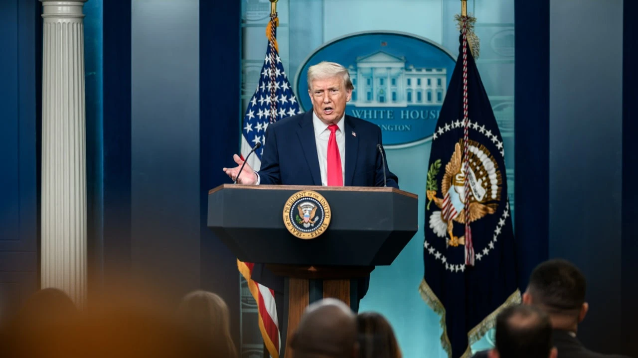 Trump plans to deliver his address on the evening of April 1 / Photo: Rawpixel.com / Shutterstock.com