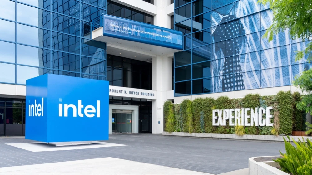 Intel выкупает завод, выпускающий процессоры для ПК в Европе / Фото: JHVEPhoto / Shutterstock.com