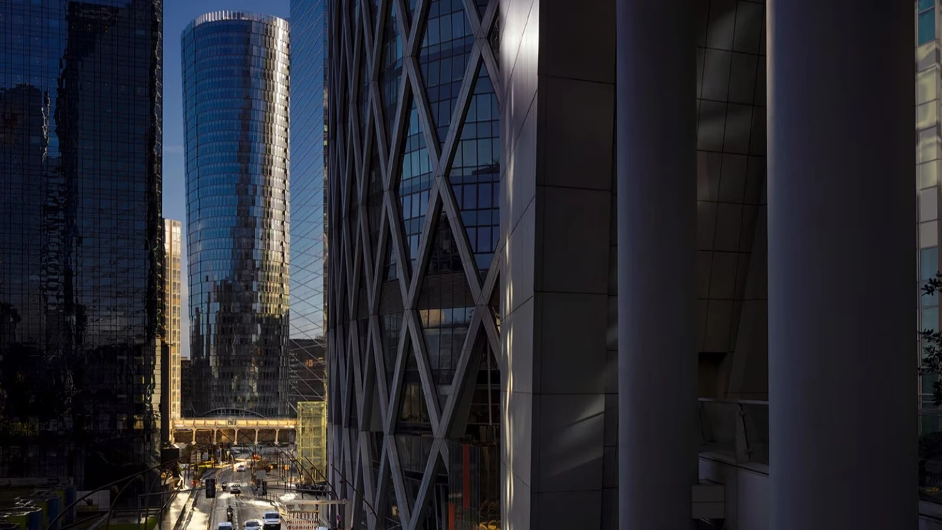 Штаб-квартира американского инвестбанка Goldman Sachs в Париже в среду вечером, 1 апреля, была взята под полицейское наблюдение / Фото: Goldman Sachs