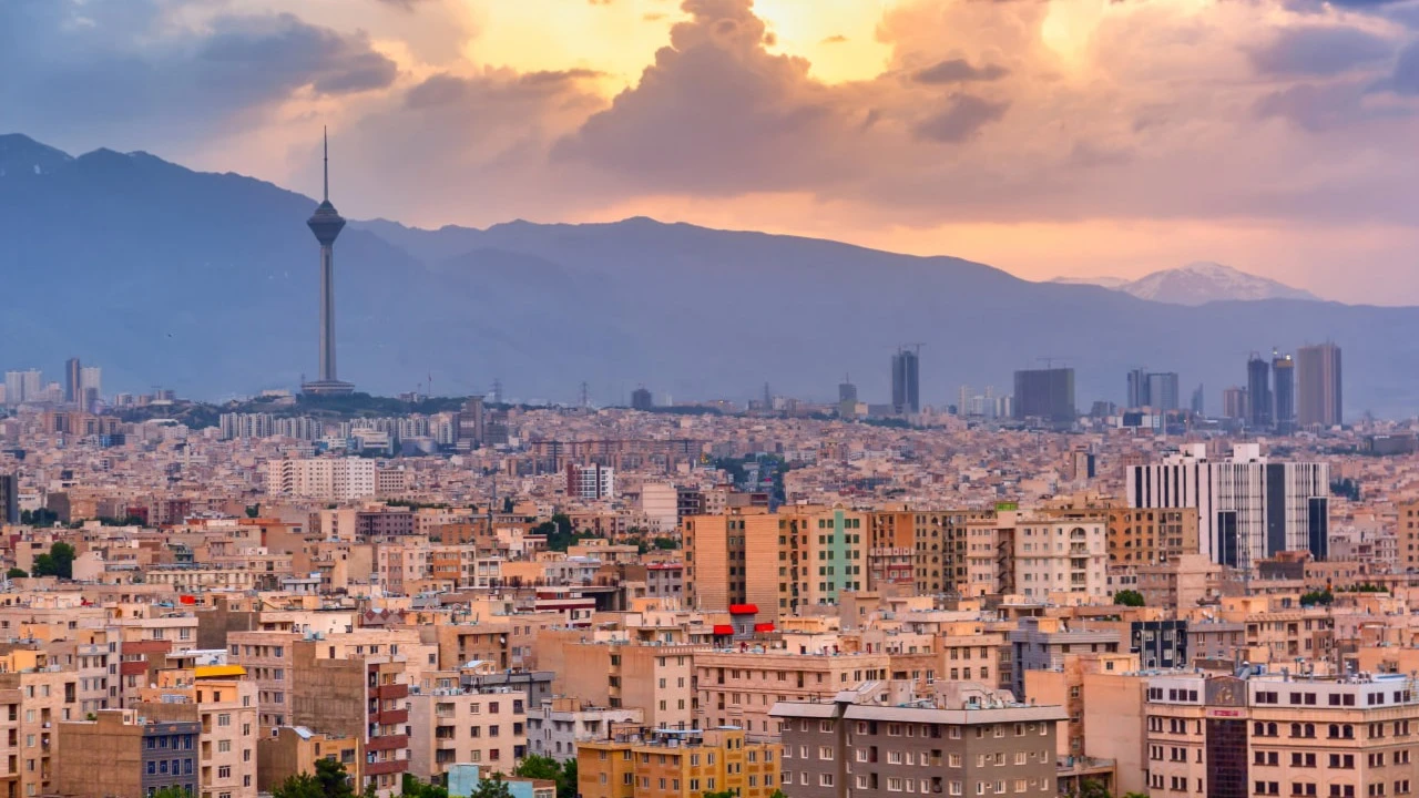 Иран настаивает на полном прекращении войны, а не на перемирии / Фото: Nick N A / Shutterstock.com