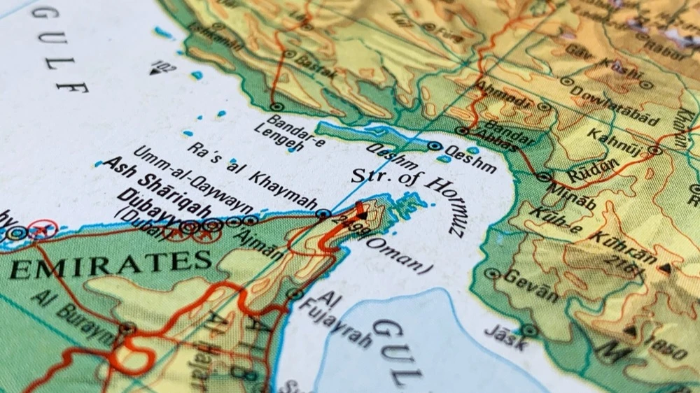 Трафик судов в Ормузском проливе не восстановится в ближайшие недели, считают эксперты в области судоходства и морского транспорта / Фото: AustralianCamera / Shutterstock