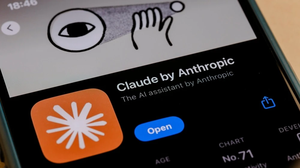 Anthropic is exploring the possibility of building its own AI chips amid a shortage of computing power, Reuters has learned / Photo: Photo For Everything / Shutterstock