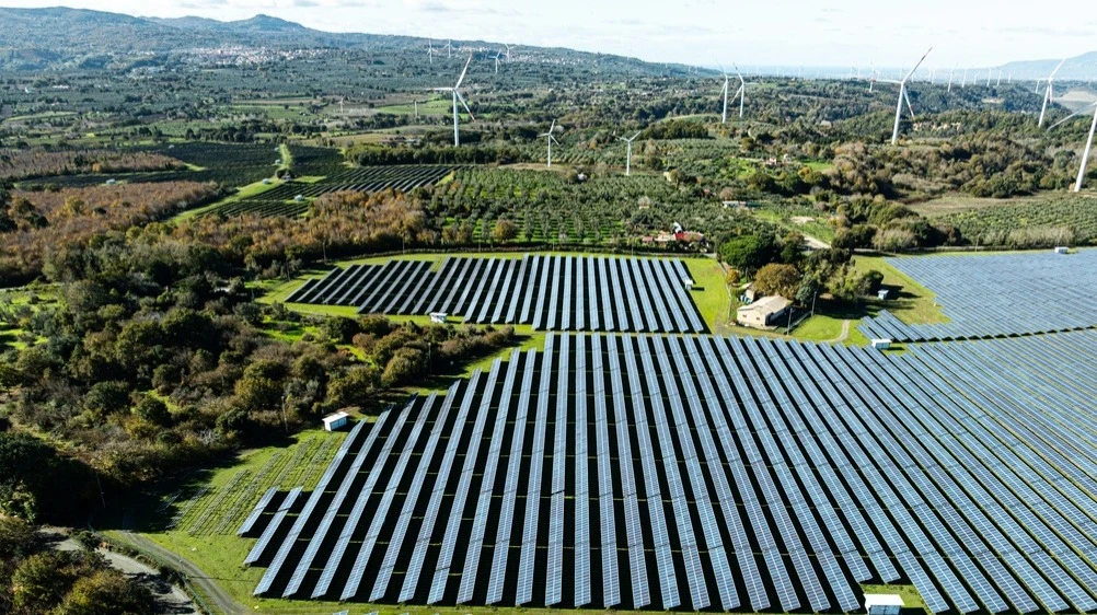 Increasing electricity generation from non-fossil sources will break the link between electricity prices in Europe and fossil fuel prices, according to the Bruegel think tank /Photo: Shutterstock.com