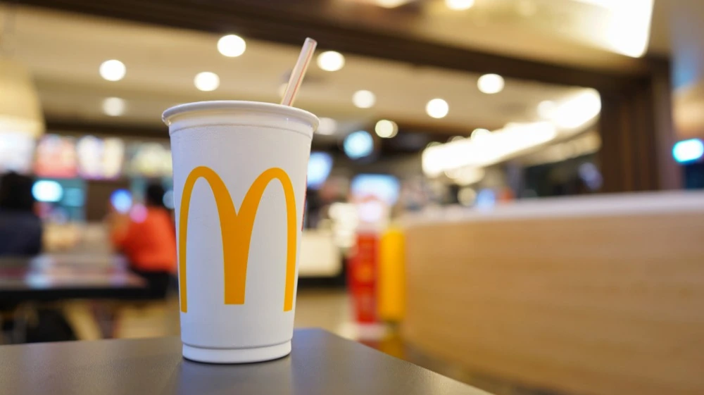 McDonalds will launch new drinks, including energy drinks / Photo: NP27 / Shutterstock.com