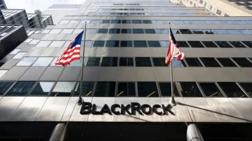 Blackrock начал скупать подешевевшие америкаснкие акции, несмотря на провал мирных переговоров по Ирану / Фото: Tada Images/Shutterstock.com