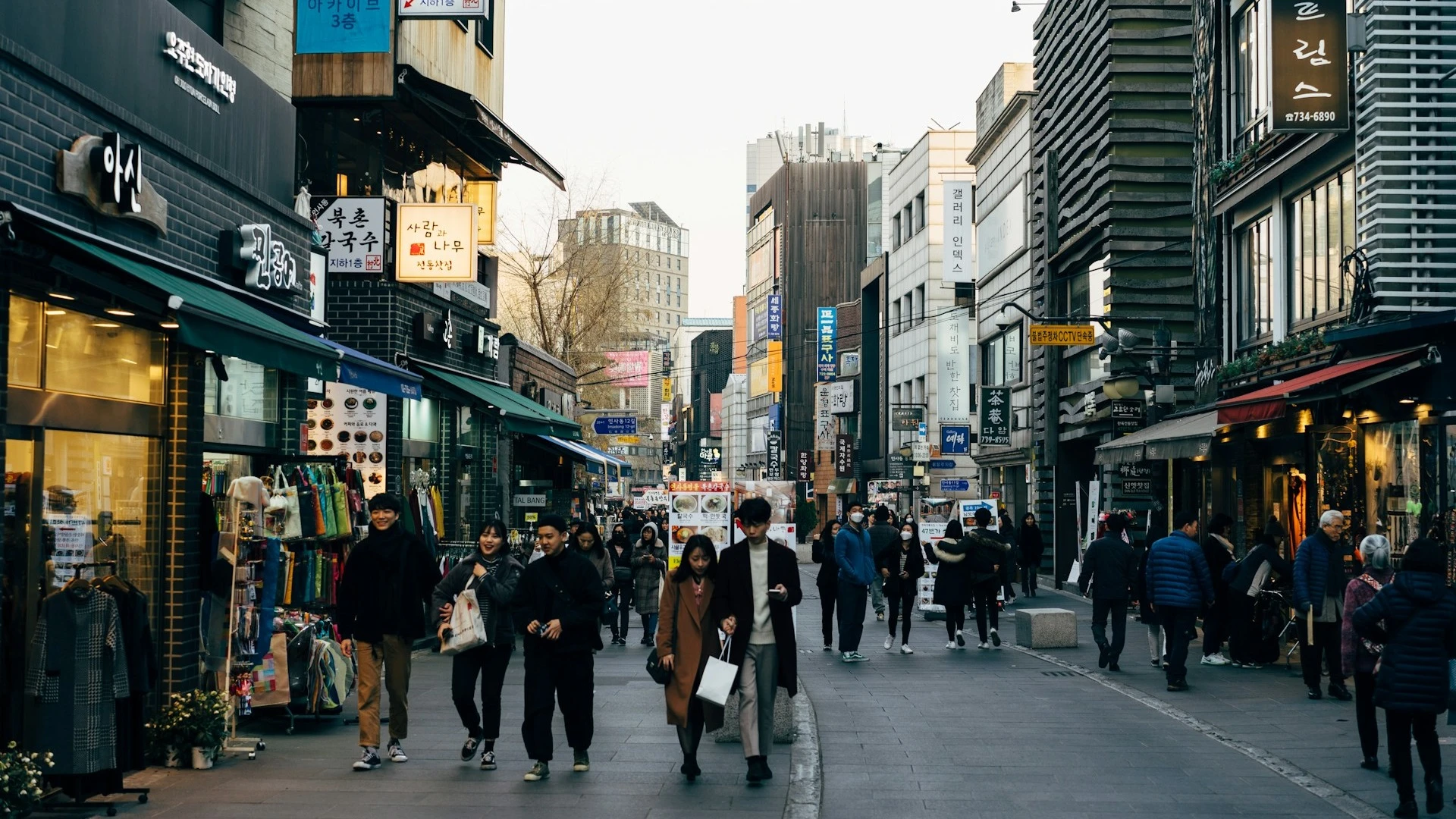 На фоне сообщений о возможном скором возобновлении переговоров США и Ирана инвесторы наращивают аппетит к риску, говорит аналитик / Фото: Markus Winkler / unsplash