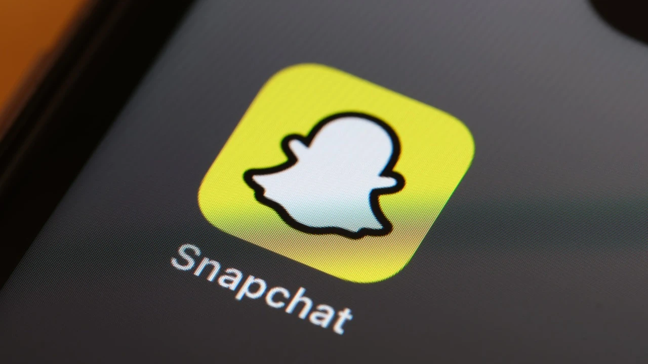 Snap сообщил, что сократит 16% персонала / Фото: Matthew Nichols1 / Shutterstock.com