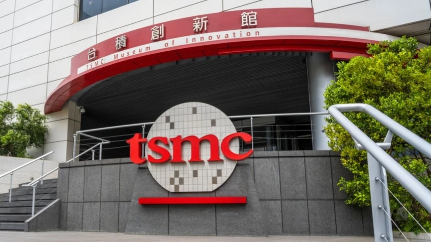 TSMC raised its full-year sales forecast despite Middle East risks / Photo: kuenlin/Shutterstock.com