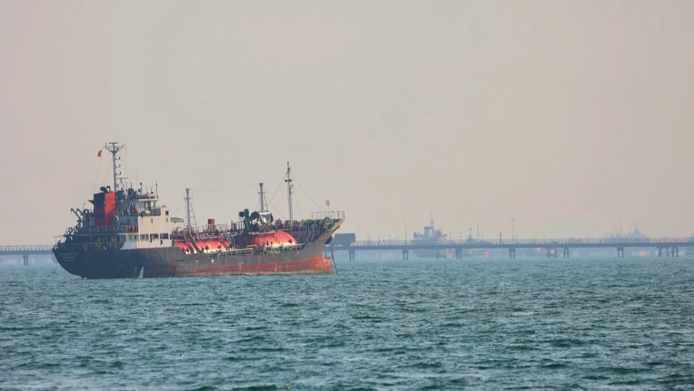 The US intends to increase pressure on Iran to force it to make concessions / Photo: somkanae sawatdinak / Shutterstock.com