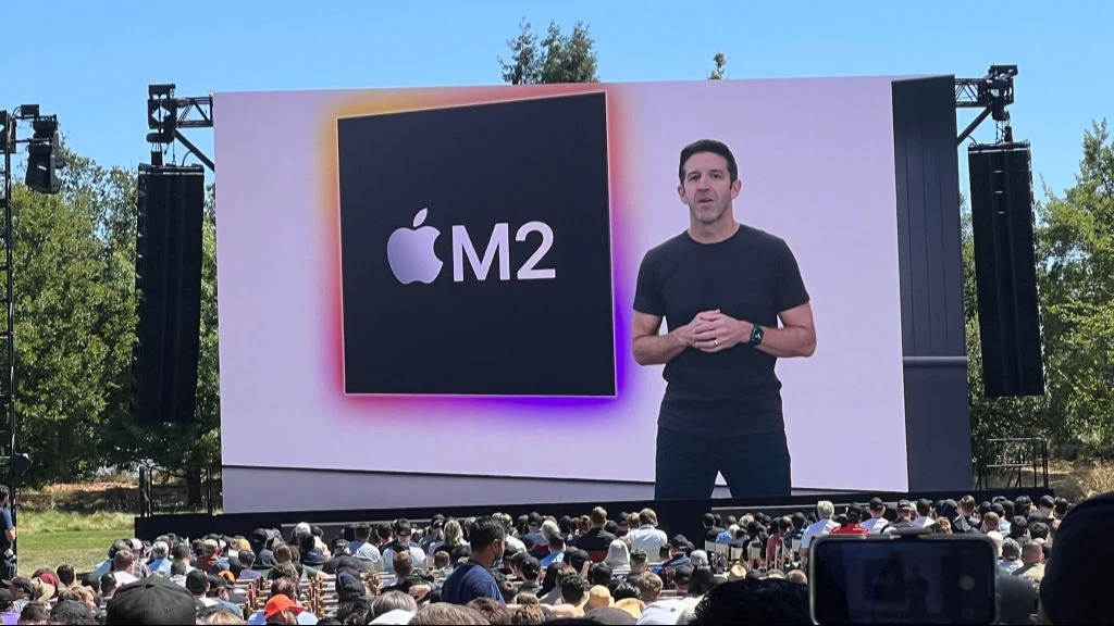 Tim Cooks departure was perceived in the market as a change in Apples strategy / Photo: Christoph Dernbach/dpa/picture alliance via Getty Images