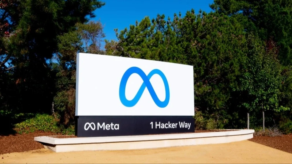 Meta warns employees that their work devices are monitored when they are hired, says Business Insiders source / Photo: Lets Design Studio/Shutterstock