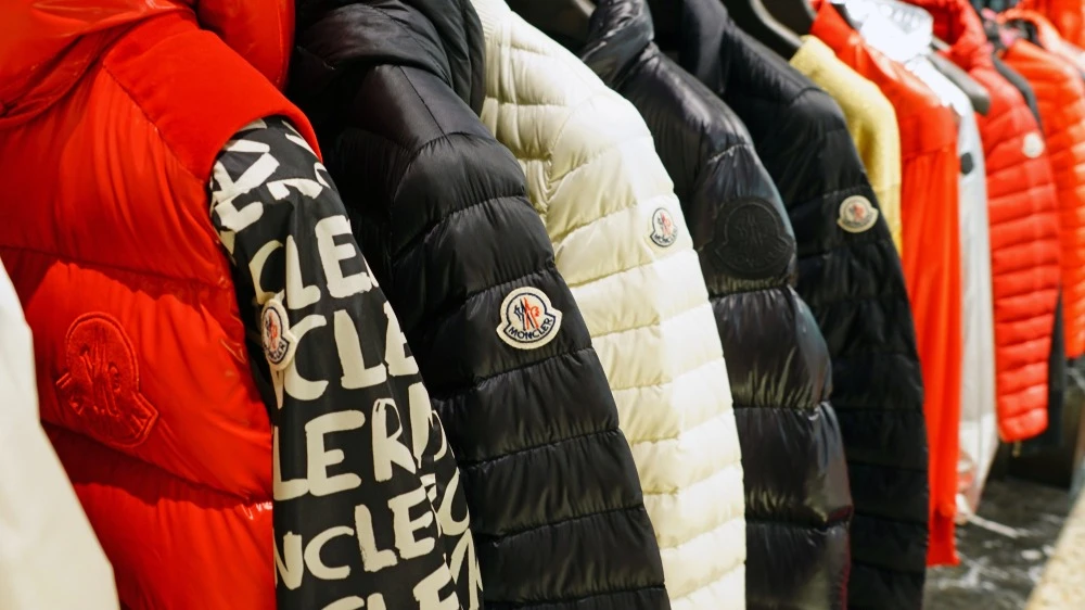 Акции Moncler упали, несмотря на сильную квартальную отчетность / Фото: EQRoy / Shutterstock