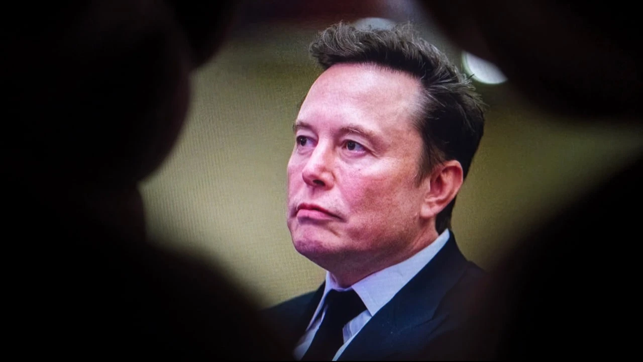 Elon Musk has warned investors about increasing capex / Photo: FotoField / Shutterstock.com