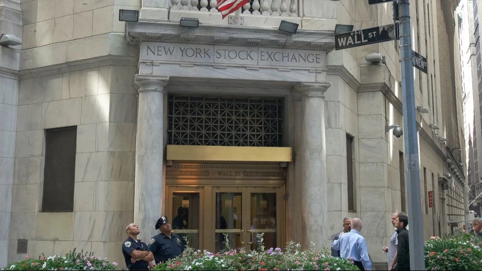 In a stable environment, small caps rise the fastest, as they are more sensitive to the economy and corporate earnings / Photo: crbellette / Shutterstock.com