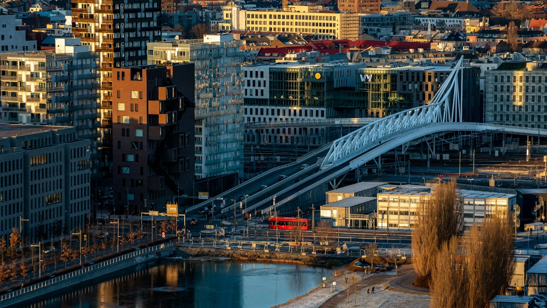 Norways pension fund lost $137 billion in the first quarter / Photo: Unsplash / Einar Storsul