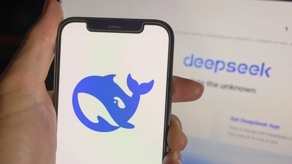 Китайский ИИ-стартап DeepSeek выпустил в пятницу, 24 апреля, предварительную версию своей большой языковой модели V4. Фото: 24K-Production/Shutterstock