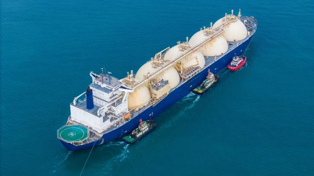Первый за два месяца танкер с СПГ, возможно, прошел через Ормузский пролив, свидетельствуют  данные мониторинга / Фото: GreenOak / Shutterstock