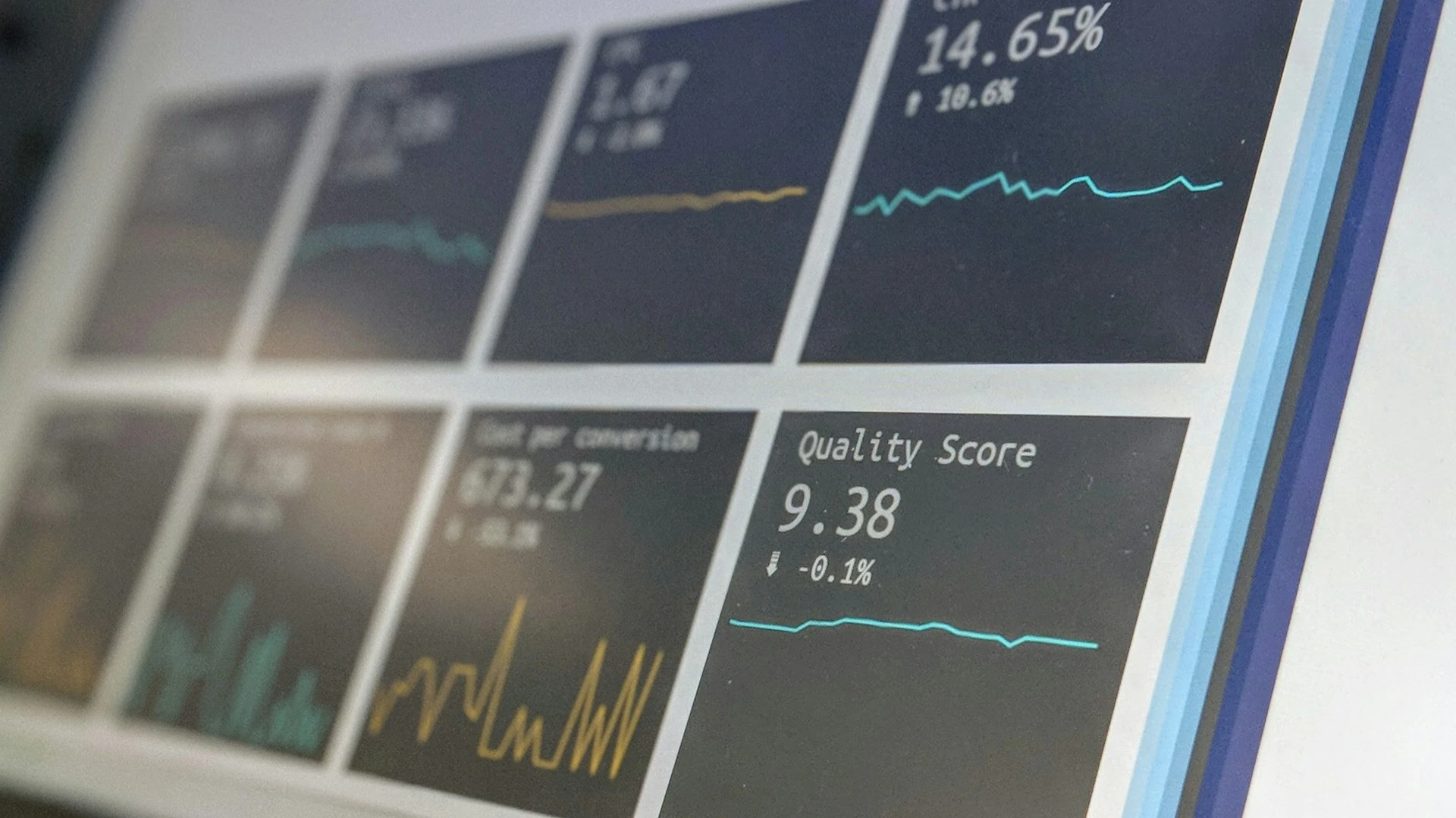 Защитными активами становятся не универсальные инструменты, а те, что соответствуют конкретному риску в портфеле / Фото: Stephen Dawson / Unsplash