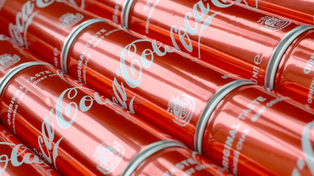 Coca-Cola posted its best revenue growth since 2024 thanks to smaller packages / Photo: Mehaniq / Shutterstock
