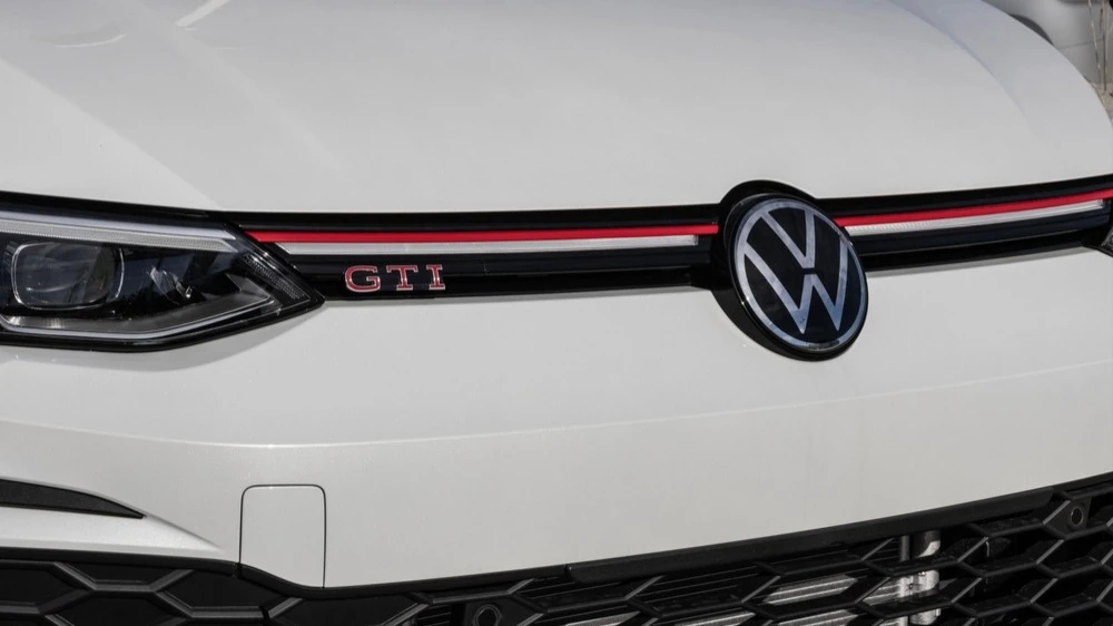 Volkswagens operating profit sagged more than 14% / Photo: Jonathan Weiss / Shutterstock.com