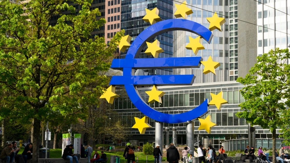 ЕЦБ сохранил ставку на прежнем уровне: влияние войны с Ираном на экономику пока неясно / Фото: Yavuz Meyveci / Shutterstock