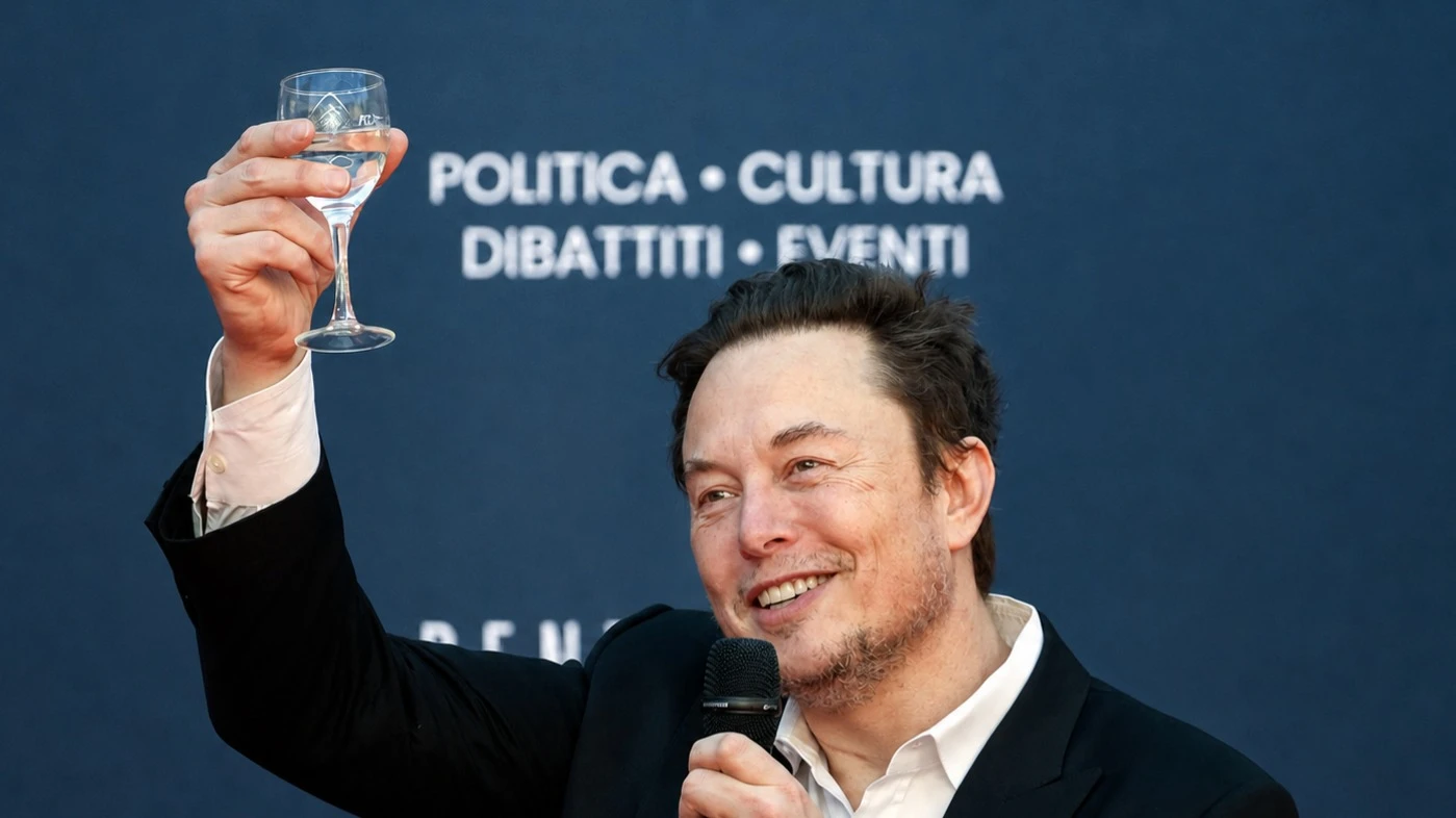 Илон Маск продавливает идею ускоренного включения SpaceX в S&P 500 после IPO, которое должно стать крупнейшим в истории / Фото: Alessia Pierdomenico/Shutterstock.com