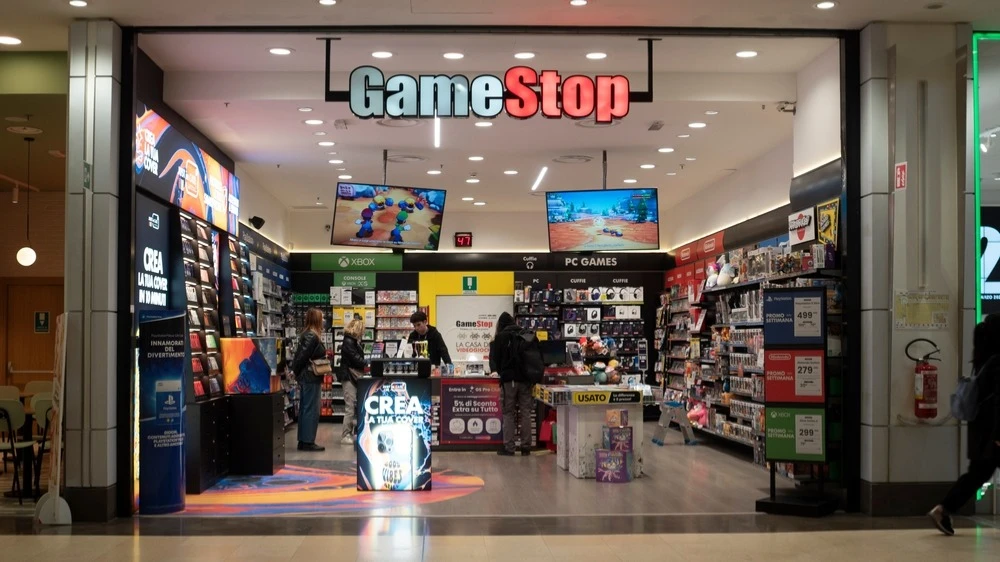 GameStop владеет сетью магазинов видеоигр в США / Фото: columbo.photog / Shutterstock.com