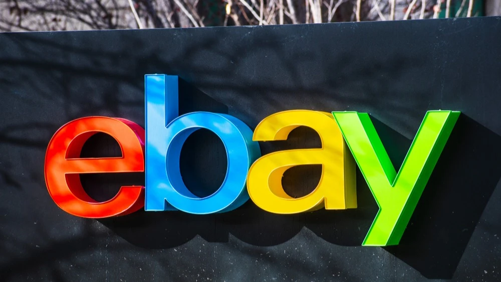 GameStop valued eBay at a roughly 20% premium to its closing value in recent trading / Photo: Sundry Photography / Shutterstock.comc