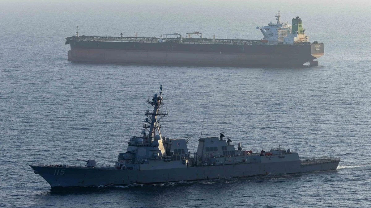 Vessel owners fear that tankers escorted by U.S. warships will become an even more attractive target for the IRGC / Photo: X/U.S. Central Command