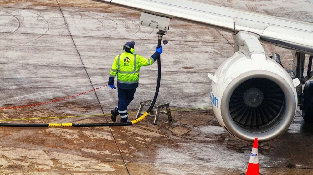 Jet fuel stocks fall to critical levels amid disruptions in Strait of Hormuz - Goldman Sachs / Photo: Milosz Maslanka / Shutterstock