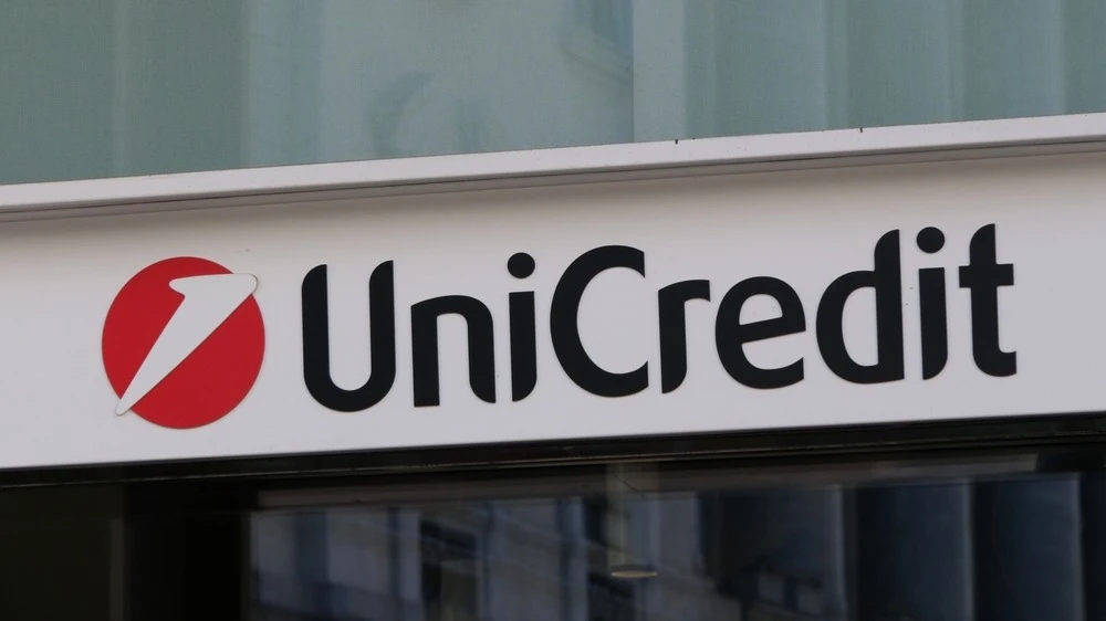 Российская «дочка» UniCredit выделит часть активов в отдельную структуру / Фото: Robert Way / Shutterstock.com
