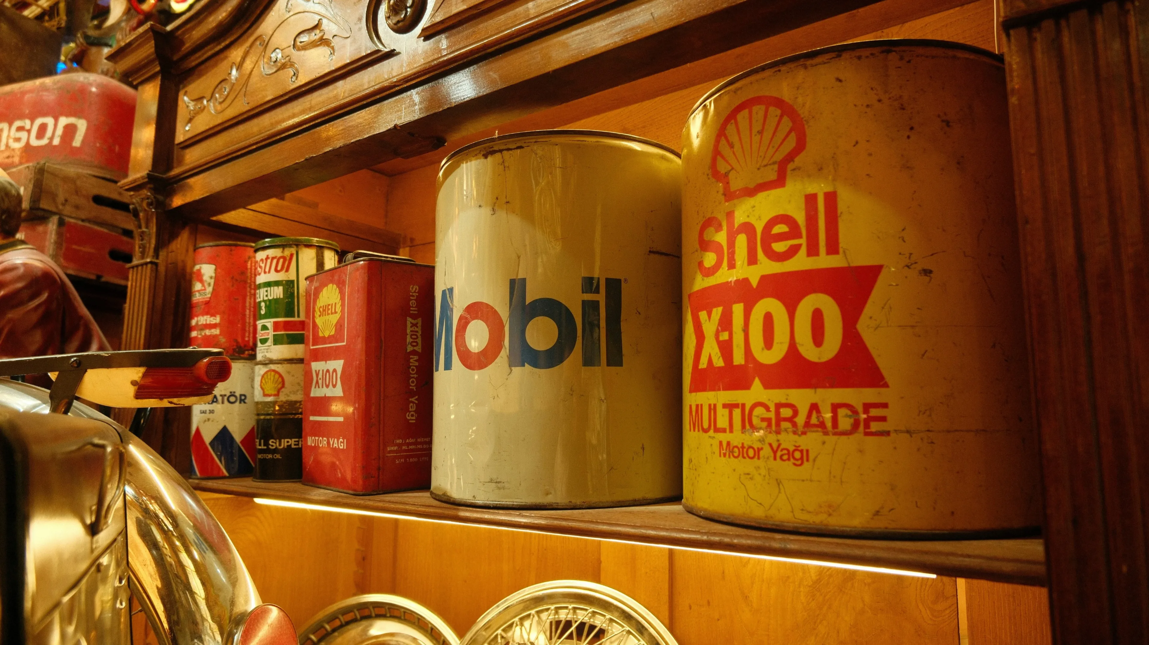 Рост цен на нефтепродукты позволил Shell повысить маржу ее НПЗ / Фото: Eugen Brazhnikov / Unsplash.com
