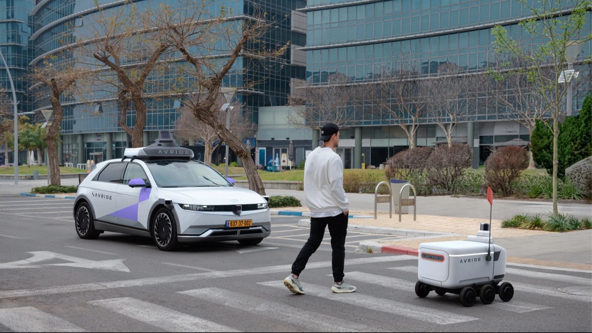 In the US, regulators have launched an investigation into an accident involving an Avride robotaxi / Photo: X/Avrideai