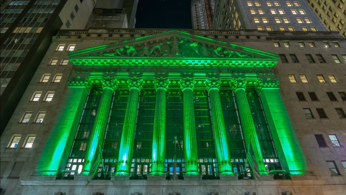 У S&P 500 и Nasdaq Composite шестинедельная серия роста впервые с октября 2024 года / Фото: X / NYSE