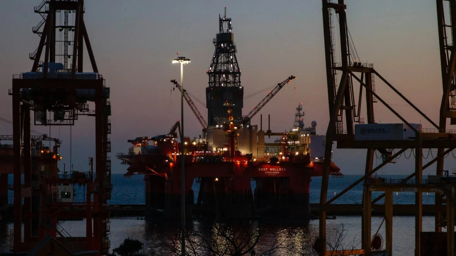 Премии на основные сорта нефти из Северного моря за последний месяц упали на целых 90% / Фото: Unsplash/Maria Lupan