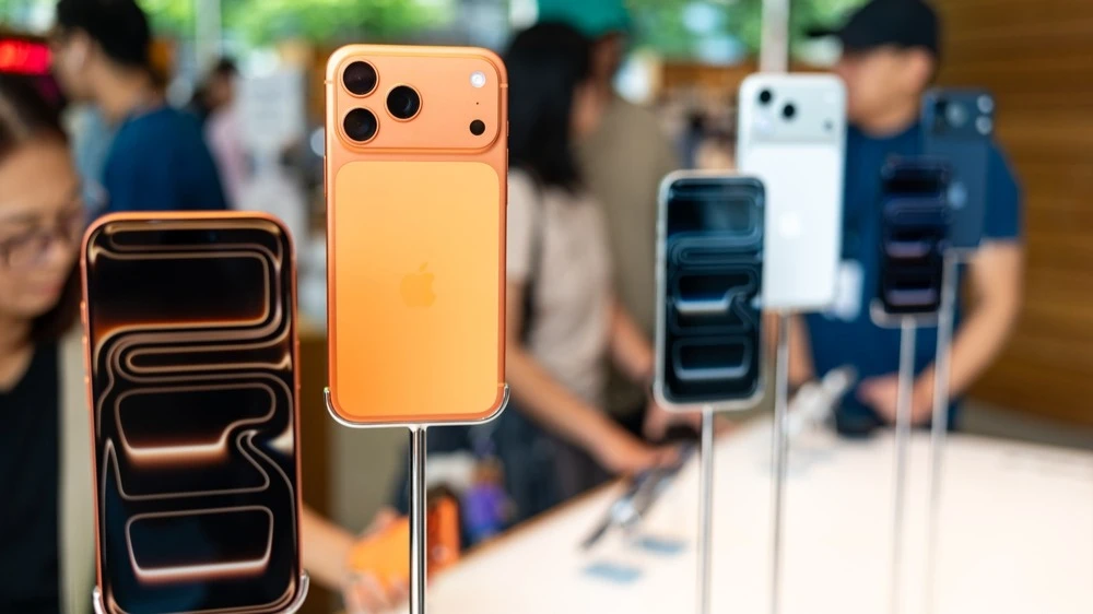 Сдерживание цен на iPhone помогло Apple превзойти прогнозы Уолл-стрит по продажам на ключевом рынке Китая / Фото: Wongsakorn 2468/Shutterstock.com