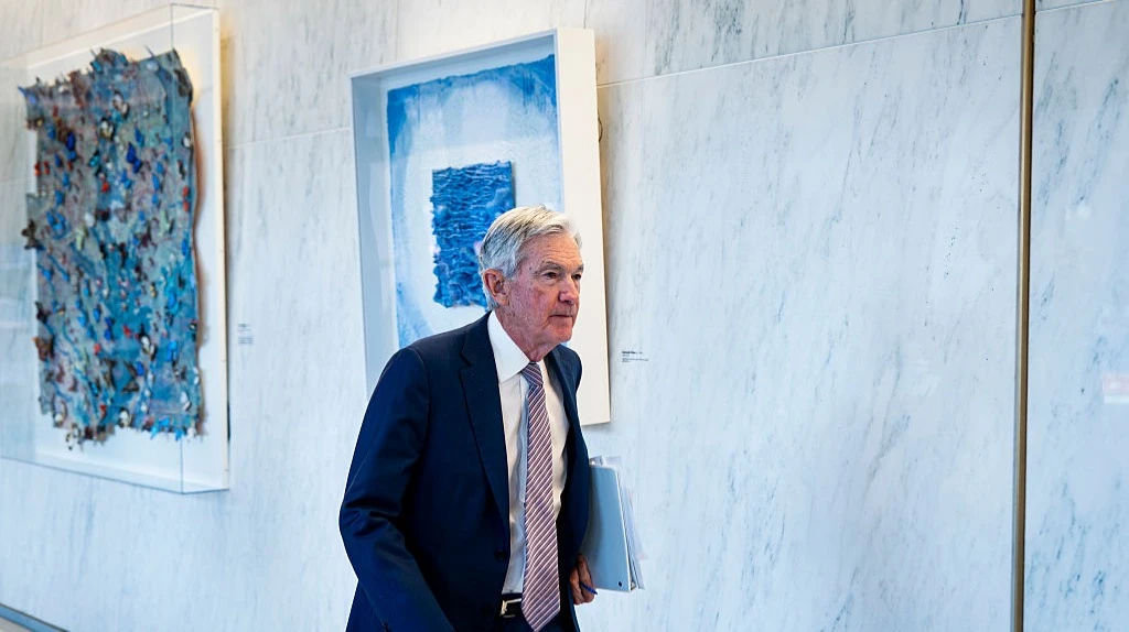 Jerome Powell leaves his successor to deal with high inflation, which has accelerated to a three-year high of 3.8% over the past 12 months / Photo: Al Drago/Getty Images